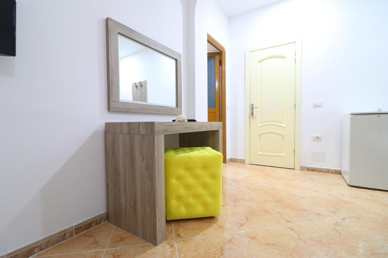 Hotel Kristal Vlorë 外观 照片