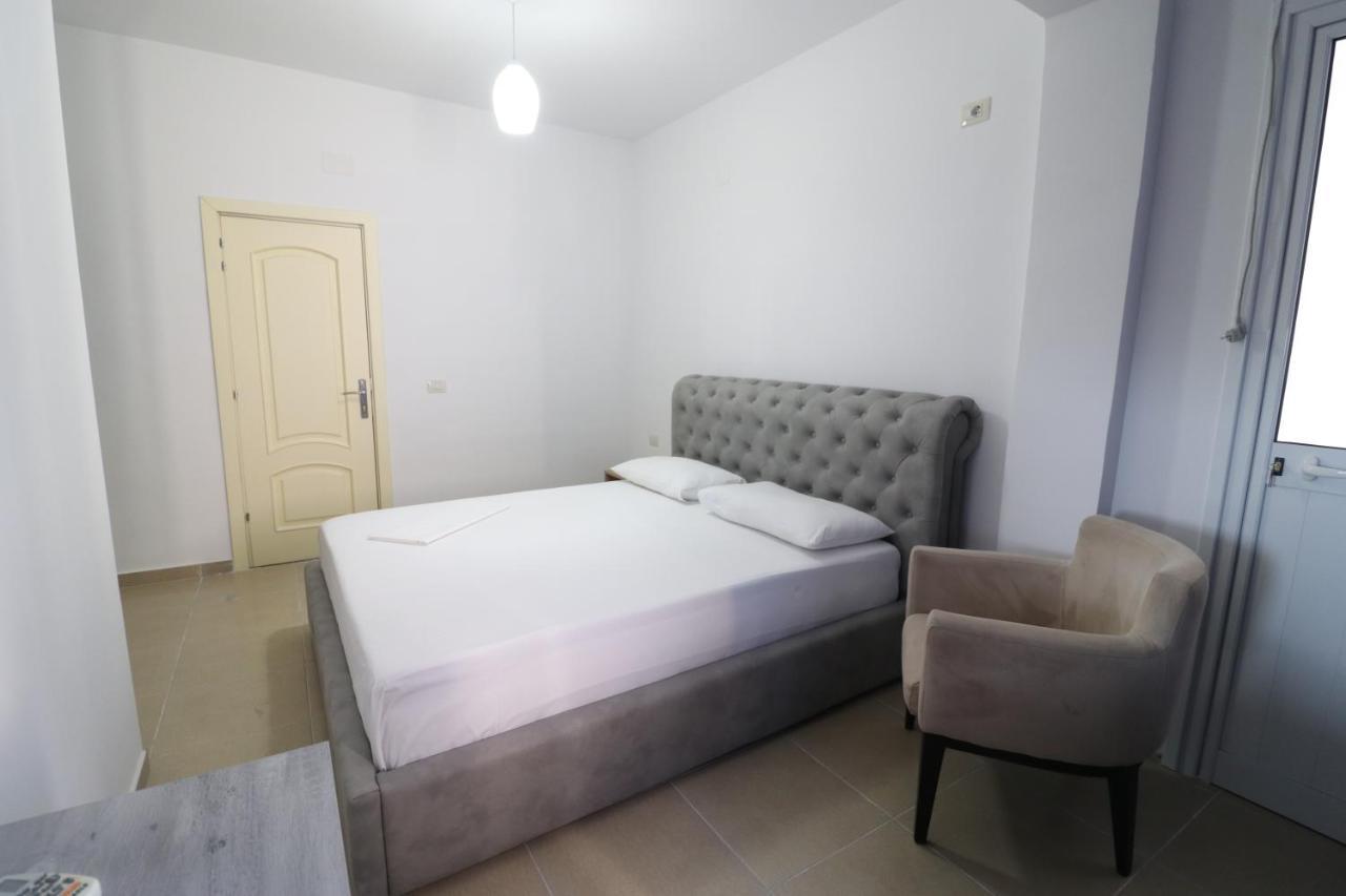 Hotel Kristal Vlorë 外观 照片